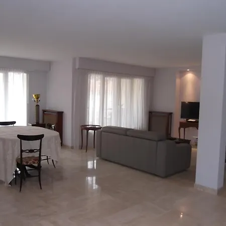 Apartment Apartement Marechal Gallieni *